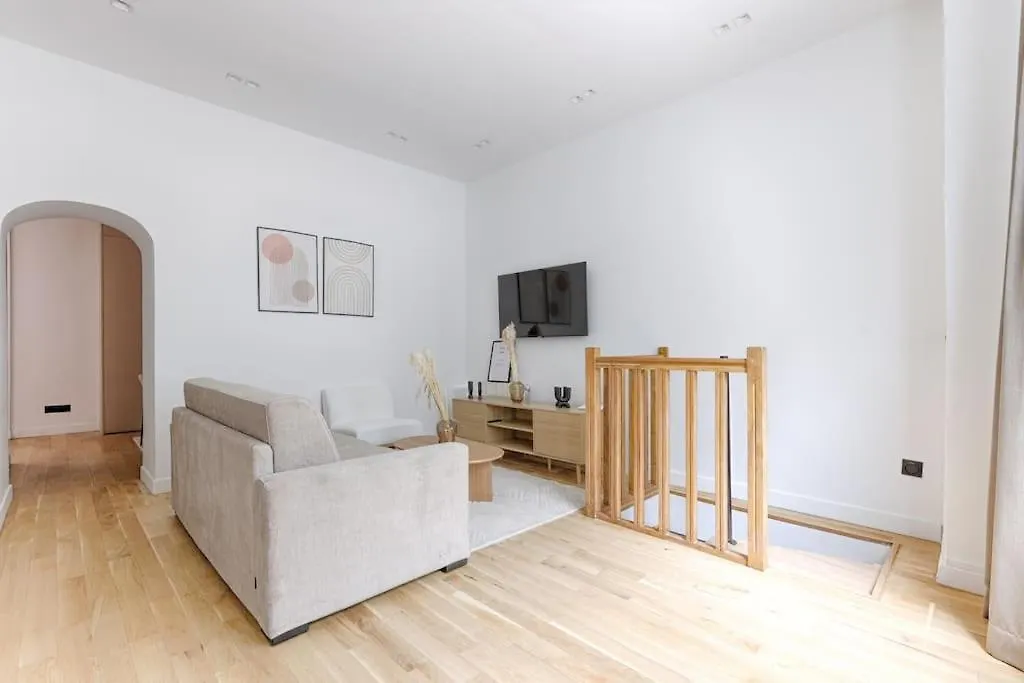 Appartamento Zen & Luxury 2Br Flat - Eiffel Tower Parigi