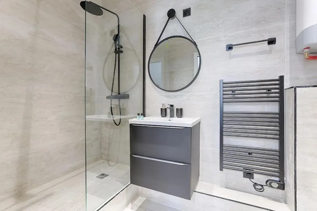 Appartamento Zen & Luxury 2Br Flat - Eiffel Tower Parigi