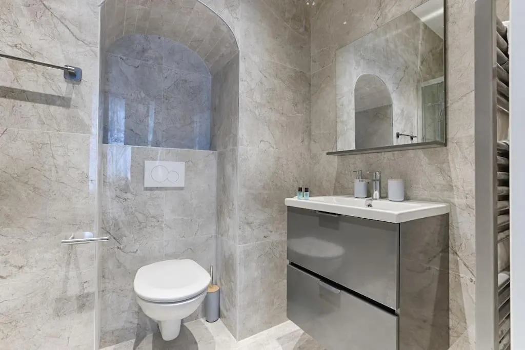 Zen & Luxury 2Br Flat - Eiffel Tower Apartment Paris